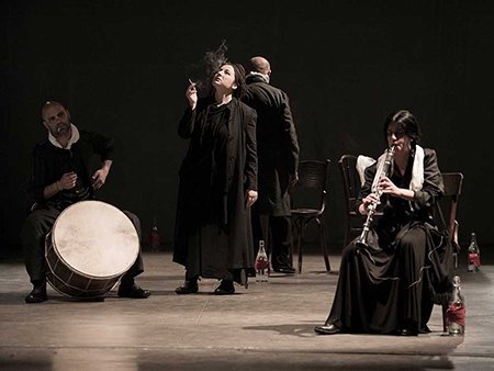 Mustafa Avkıran ve Garaj İstanbul projesi olan 'ASHURA'
